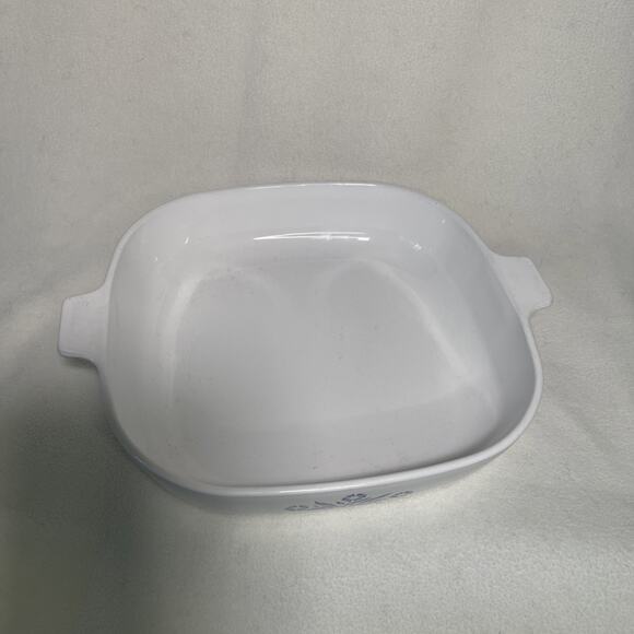 Vintage CORNINGWARE P-10-B Blue Cornflower 9.5” Casserole Dish- NO LID - Picture 3 of 6